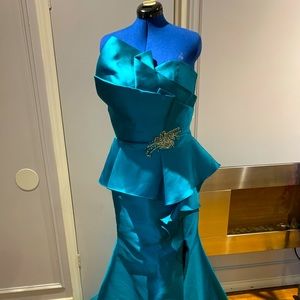 Gorgeous Aqua Blue Ballgown/ Pageant Dress with rhinestones appliqué sz 12, WOW!